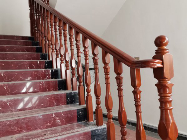 實(shí)木樓梯都有哪些保養(yǎng)小秘訣？